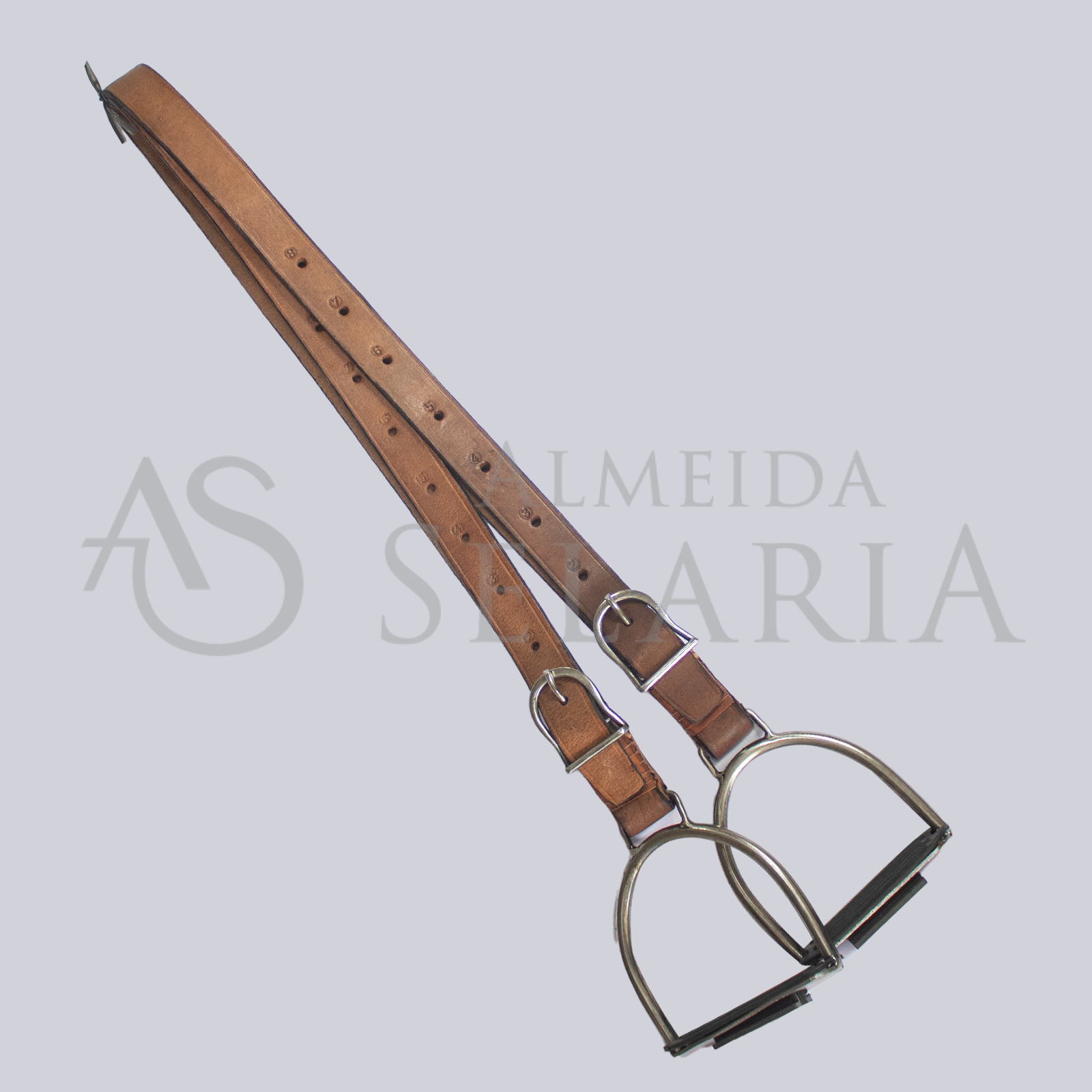 LORO COM ESTRIBO PROFISSIONAL